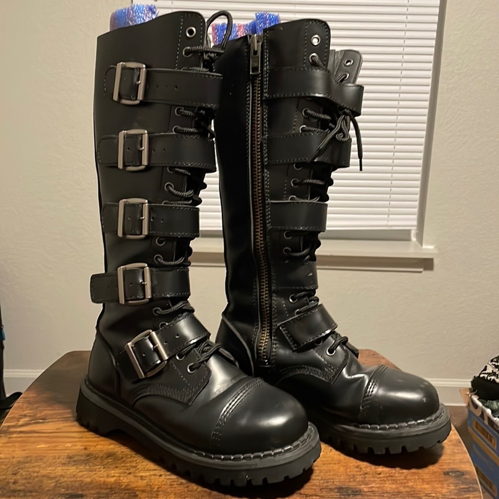 Demonia Riot 20 combat boots Steel toe discontinued